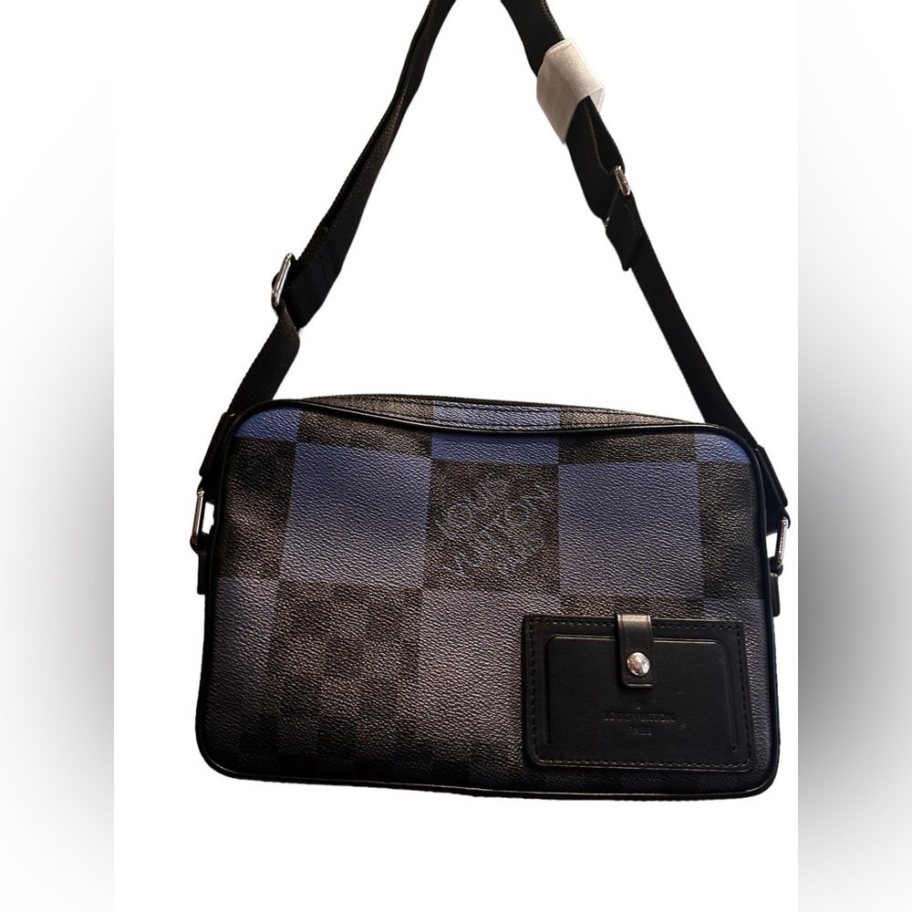 NEW Louis Vuitton Damier Graphite Alpha Messenger Bag​ - Picture 4 of 10